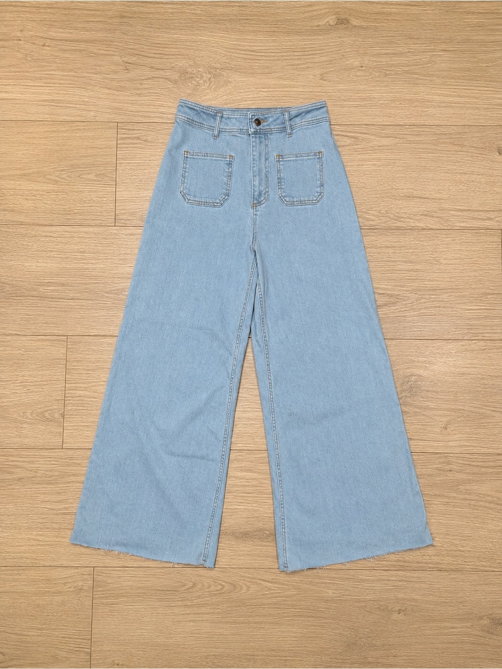 Zara Light Wash Wide-Leg High-Rise Jeans Sz 30 (Measure a size US 4)